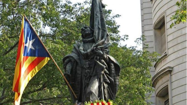 Monumento a Rafael Casanova